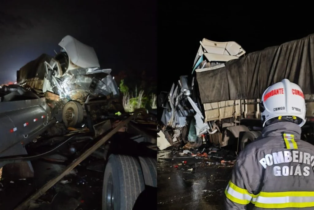 Veículos ficaram destruídos após colisão. (Foto: Divulgação/Corpo de Bombeiros)